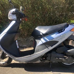 スズキアドレスV50の画像