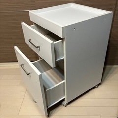キャビネット キャスター付の画像