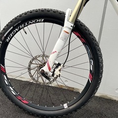 自転車マウンテンバイク
MTBトレック TREK 8シリーズ ロードバイク 26インチ ホワイト × ブラック 譲渡証明書付きの画像