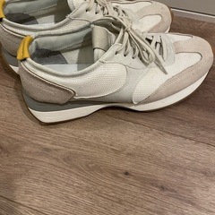 ZARAスニーカーの画像