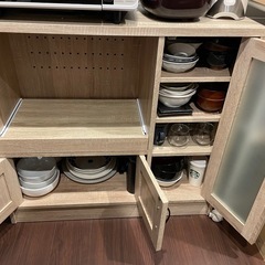 食器棚　収納棚の画像