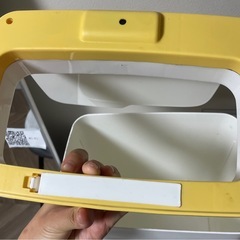 自動開閉ゴミ箱　ゴールド×白の画像