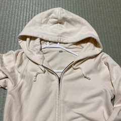 UNIQLO パーカーの画像