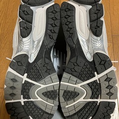 new balance ML2002R0 ニューバランス  グレー 28cm
の画像