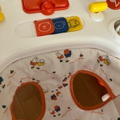 miffyの歩行器の画像