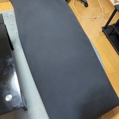 32型液晶テレビ・ヨギボー・ローテーブルの画像