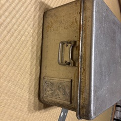 アンティーク　昭和　衣装ケース　ブリキ缶の画像