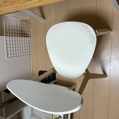 ダイニングテーブルの画像
