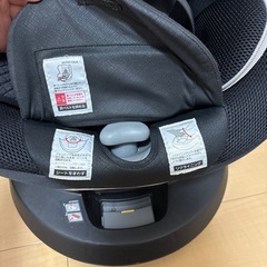 エールべべ チャイルドシート クルットR ザ ファーストの画像