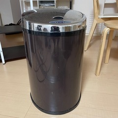 ゴミ箱の画像