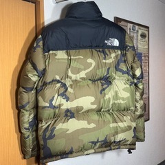 【THE NORTH FACE】ノベルティーヌプシダウンジャケット　迷彩【美品】の画像