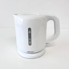 美品 山善 電気ポット DKE-100 2022年製 動作品 ホワイトの画像