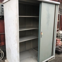 タクボ物置 TAKUBO  スライドドア収納棚 鍵付き 152cm×90cm×高さ190cmの画像