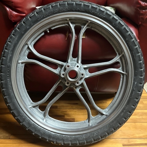 XJ400.550純正フロントホイール