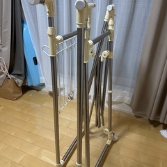 室内物干し　物干し竿の画像