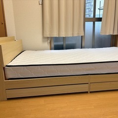 セミダブルベッドの画像