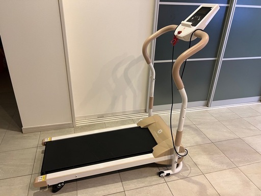 美品　値下げしました！　
ルームランナー　コンパクト