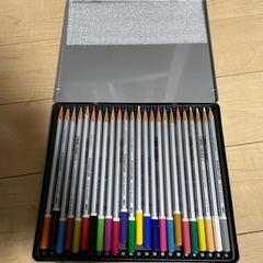 ポスカと色鉛筆の画像