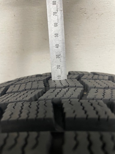 スタッドレスタイヤ　ホイール付き　185/65R15 