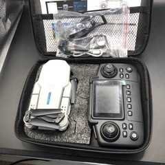 新品【146】HDデュアルカメラ スクリーンリモコン＋WiFi伝送 折りたたみドローン（白）の画像
