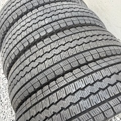 195/80/15LT冬ダンロップの画像