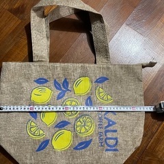 【未使用品】レモン柄バッグの画像