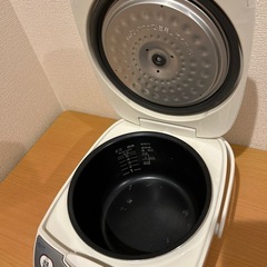 タイガー マイコン炊飯ジャー JBH-G102
の画像