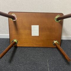 小さなローテーブルの画像