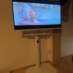 🌿【美品】JVC製 チューナーレスTV（スタンド付き／ホワイト）の画像