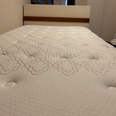 ベッドフレーム　大塚家具ベッドマットレス　アシュレイをお譲りしますの画像