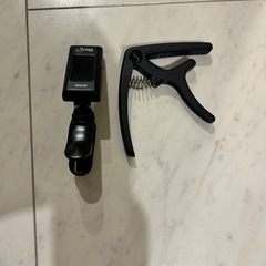 honey bee アコースティックギター　カポ、チューナー、スタンド付きの画像