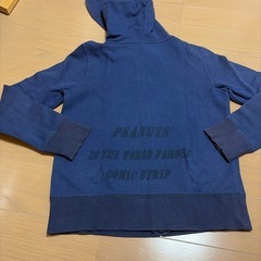 ユニクロ　スヌーピー パーカー140cmの画像
