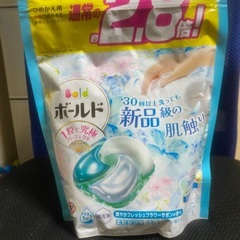 ボールド 洗濯洗剤 ジェルボール 4in1 詰め替え　2袋の画像