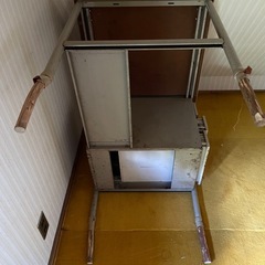 昭和のスチールデスクの画像