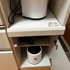 ホワイト木彫キッチンカウンターの画像