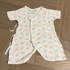 新生児 短肌着2枚&コンビ肌着2枚の画像