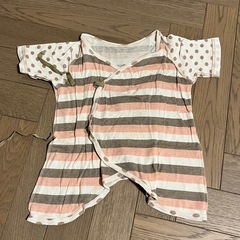 新生児 短肌着2枚&コンビ肌着2枚の画像