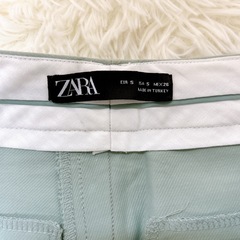 ZARA ミントグリーン　カジュアルパンツの画像