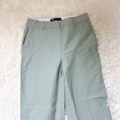ZARA ミントグリーン　カジュアルパンツの画像