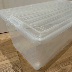 (取引中)コロ付き　衣装ケース　プラスチックケースの画像