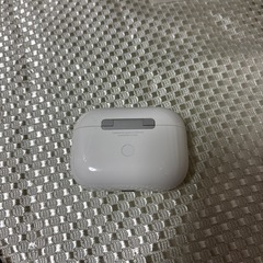 再募集　18日(土)17-21時受け渡し希望　ジャンク　Apple AirPods Pro 本体 充電ケース付きの画像