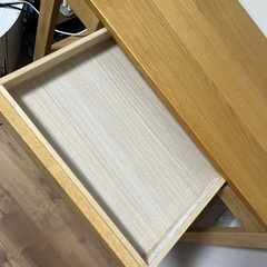 机(多分ニトリ)の画像