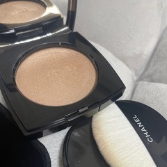 シャネル CHANEL ハイライト フェイスパウダー ごゴールドの画像
