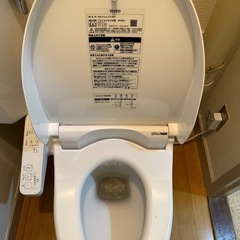 TOTOウォシュレット　トイレ　便座の画像