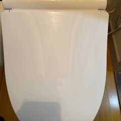 TOTOウォシュレット　トイレ　便座の画像