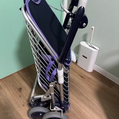 4輪ショッピングカート
の画像