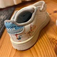 モアナadidas靴の画像