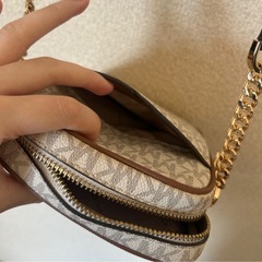 MICHAEL KORS ジェット セットノース サウス クロスボディ バッグ 
の画像