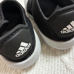 kids adidasスニーカーの画像