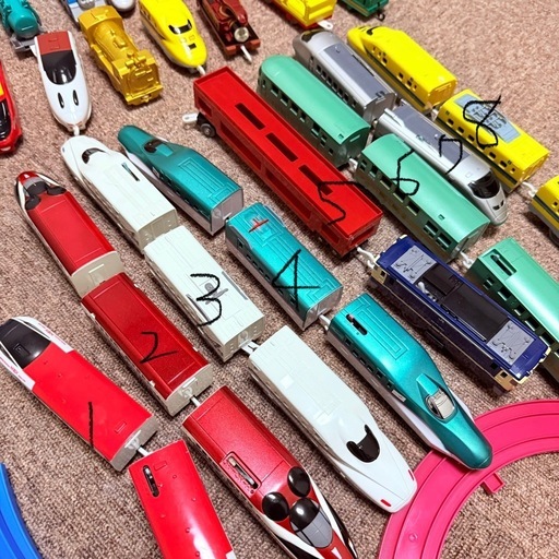 くるぞわたるぞ！カンカン踏切セット プラレール レールパーツと駅、カンカン踏切セット プラレール トミカと遊ぼう! くるぞわたるぞ! カンカン踏切セット  ｜情景｜限定品や新作も。おもちゃ・グッズの通販ならタカラトミーモール【タカラトミー公式】 プラレールのセット（レール、鉄道、情景、カンカン踏切、など）